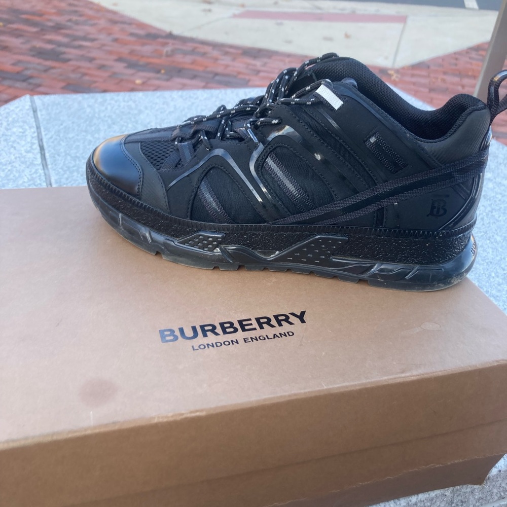 Black Burberry mens trainers - Picture 6 of 6
